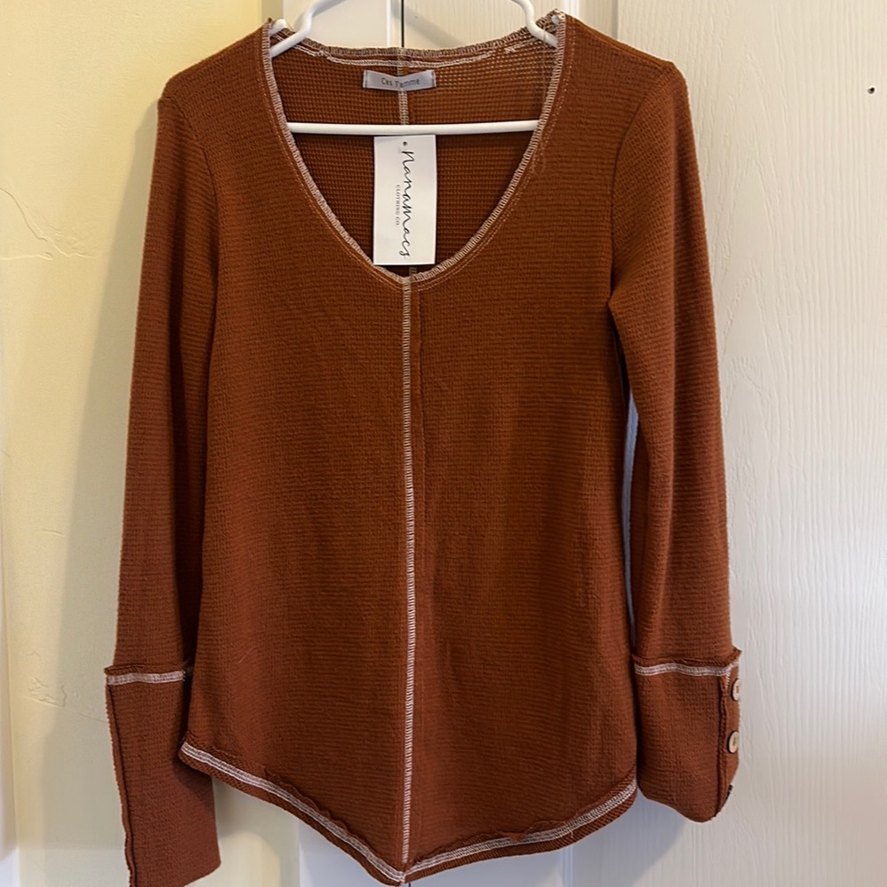 Soft thermal rust color top